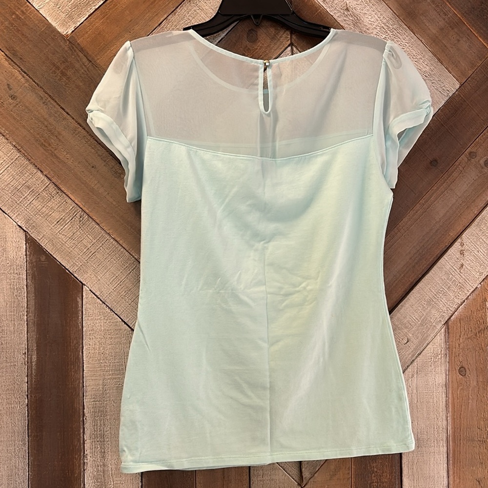 Women’s Express shirt, Size M - Picture 2 of 2
